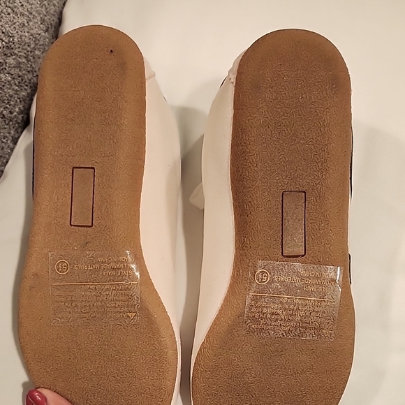 TOP Moda Cream and Black Women's Moccasins - Picture 5 of 5